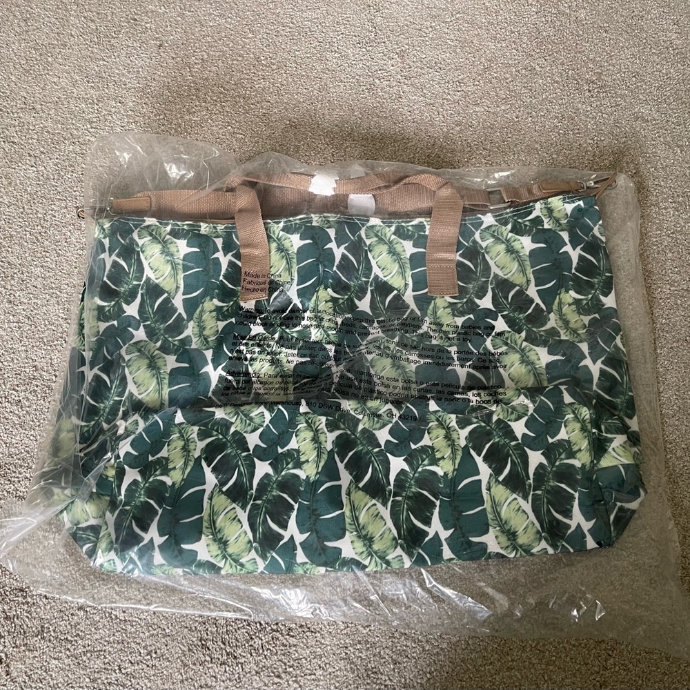 DSW travel Overnight Bag palm tree print